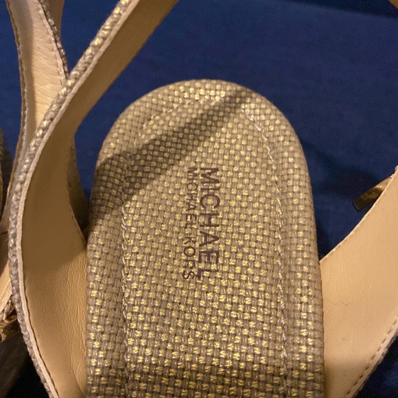 Wedge - Picture 4 of 7